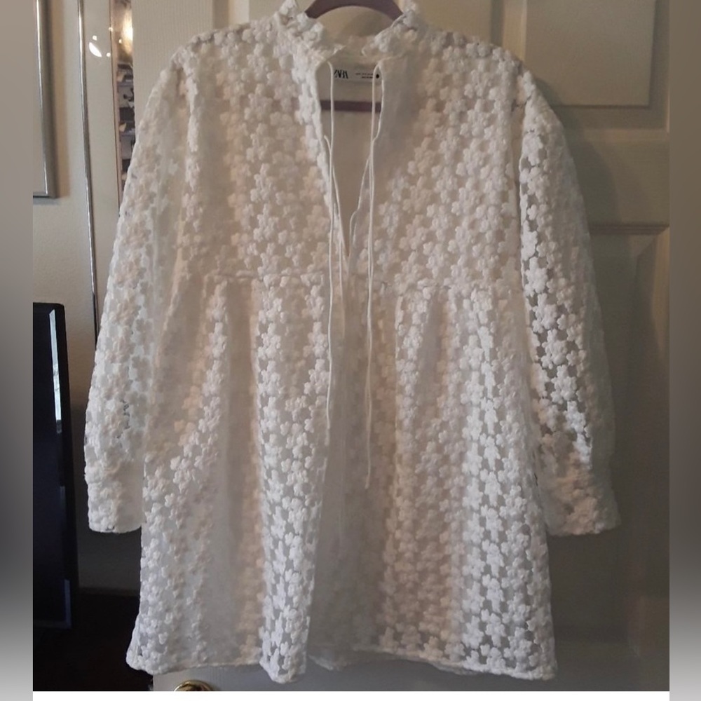 Zara Spectacular Textured Lace, White Mini Dress, Size S - Picture 7 of 10